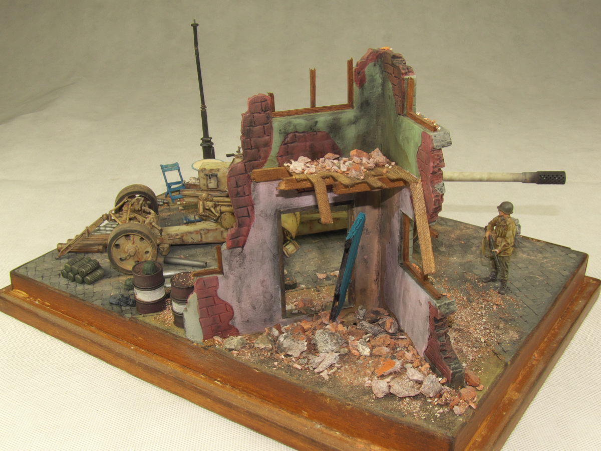 Diorama with a resin model of the PaK 44 anti-tank gun