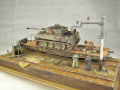 Diorama with a plastic model of the Tiger tank on a railway wagon, a scene from the Second World War - photo no 2